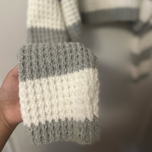 Ardene cropped sweater grey and white - Picture 3 of 4